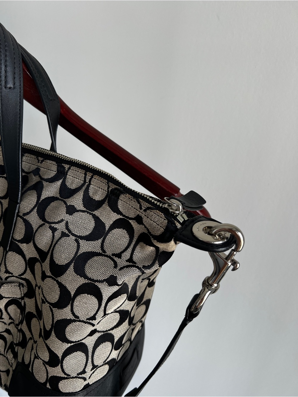 Authentic Coach Signature Handbag - Picture 4 of 11